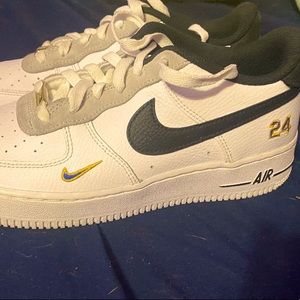 Size 6.5 kin griffey jr Air Force 1’s barely worn with box